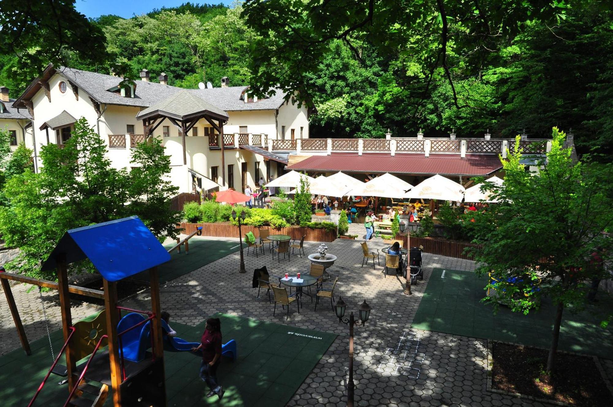 Hotel Bankov Кошице Экстерьер фото